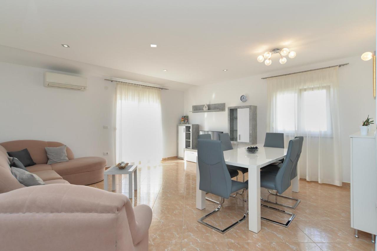 Apartment Patricia 1756 Pula Exterior photo